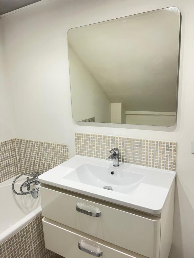 Ecu : Superbe Appartement Avec Exterieur Reims Exterior foto