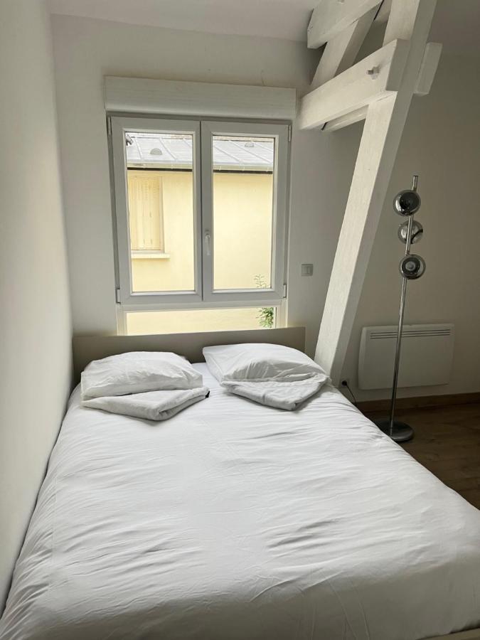 Ecu : Superbe Appartement Avec Exterieur Reims Exterior foto